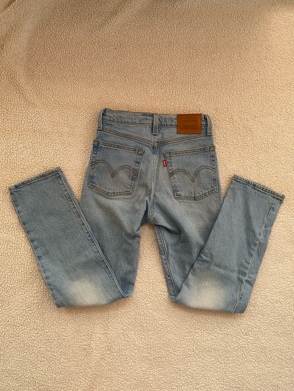 Levi's Women’s Light Blue Wedgie Straight Leg Jeans size 24